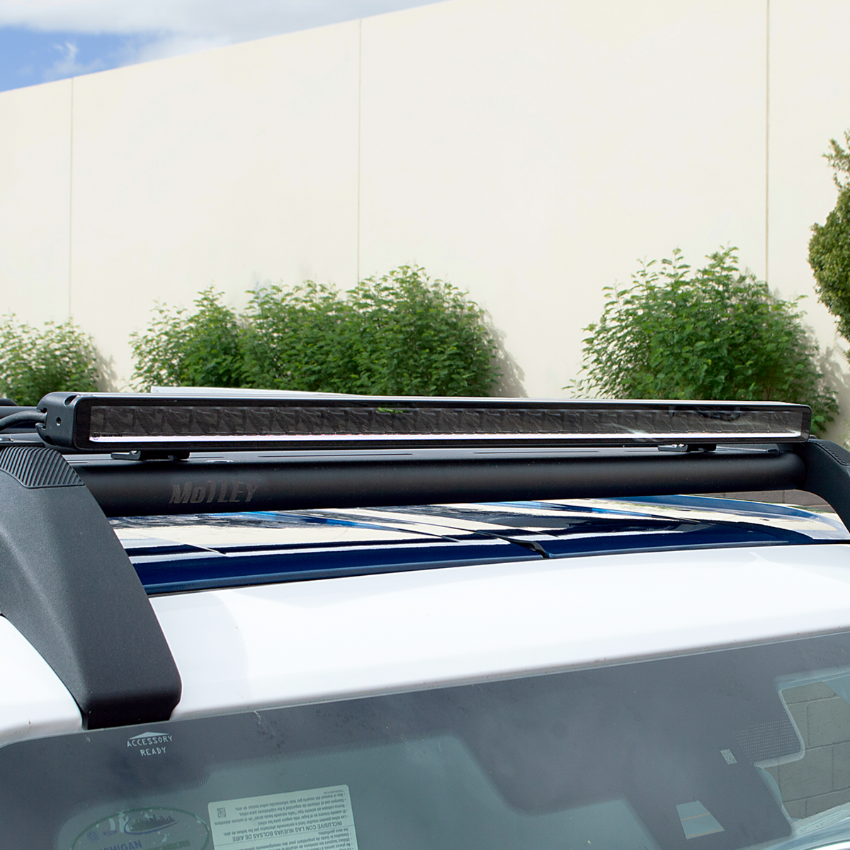 37-Inch LED Light Bar with Dynamic DRL